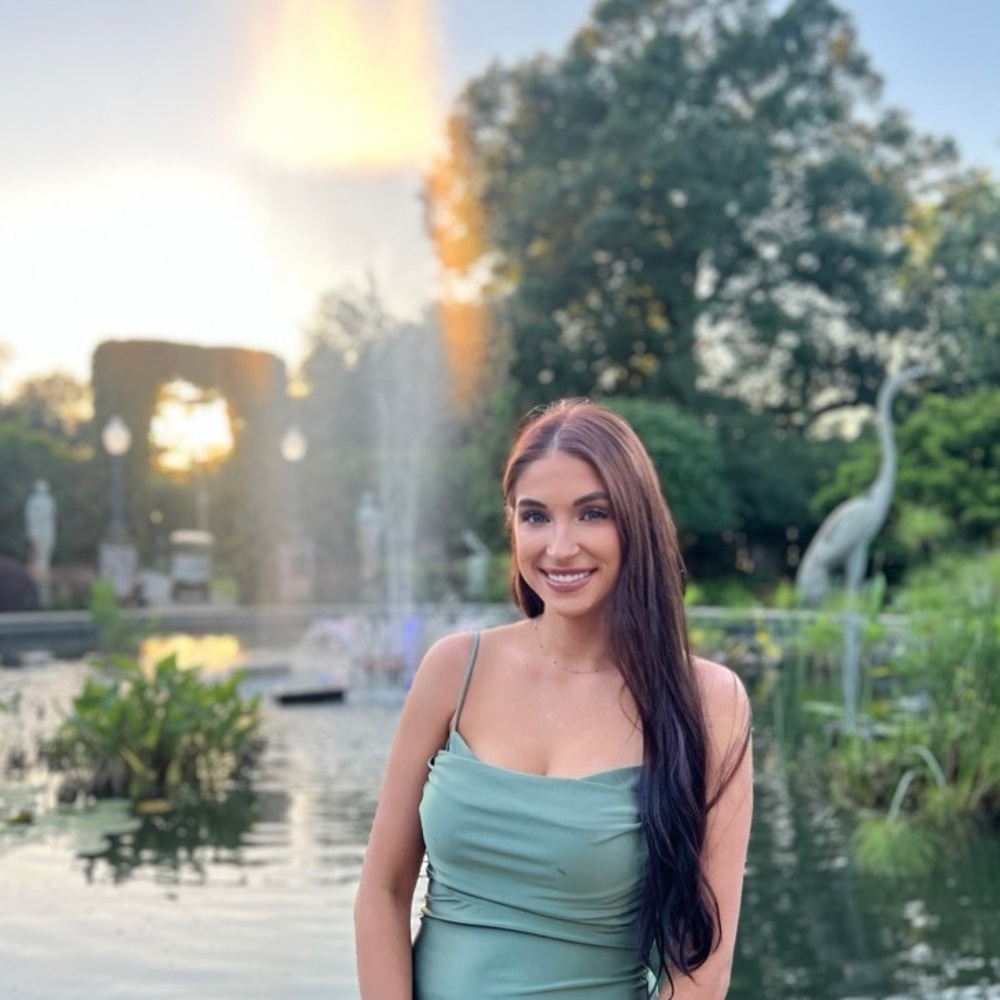 Meet your Posher, Caitlyn